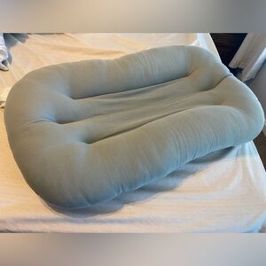 Snuggle Me organic lounger